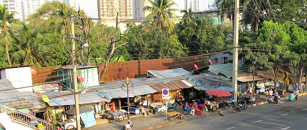 Slum in the Rachada Pisek Rd