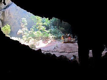 Sam Roi Yot, through the gap to the main cave