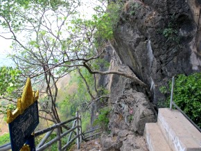 Tham Erawan Höhle, Aufstieg zur Kanzel