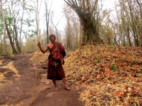 Phu Kradueng, Mönch barfuß